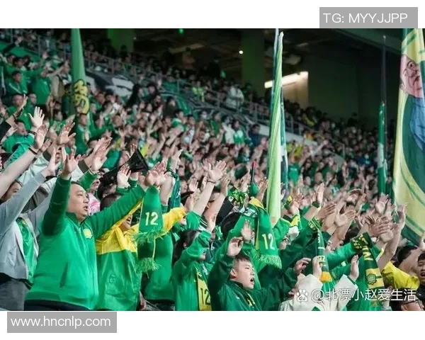 周一晚工体激情四溢国安主场迎战云南吸引超四万观众齐聚助威 周一晚工体激情四溢国安主场迎战云南吸引超四万观众齐聚助威